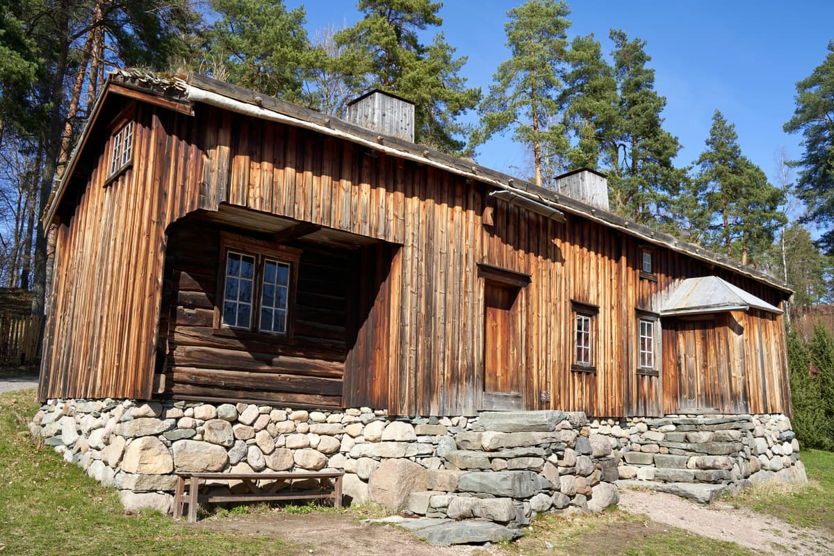 Rekonstruiertes Wikinger-Gebäude auf dem Museumsgelände